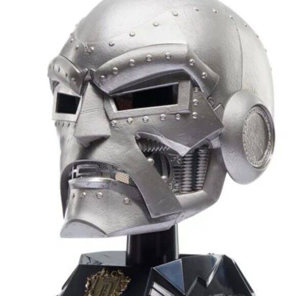 Dr Doom Helmet2 580x580